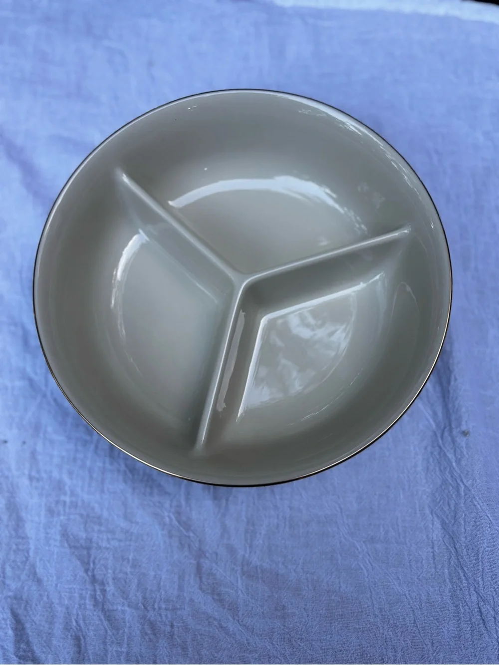 Lenox Jacquard Gold Divided Dish